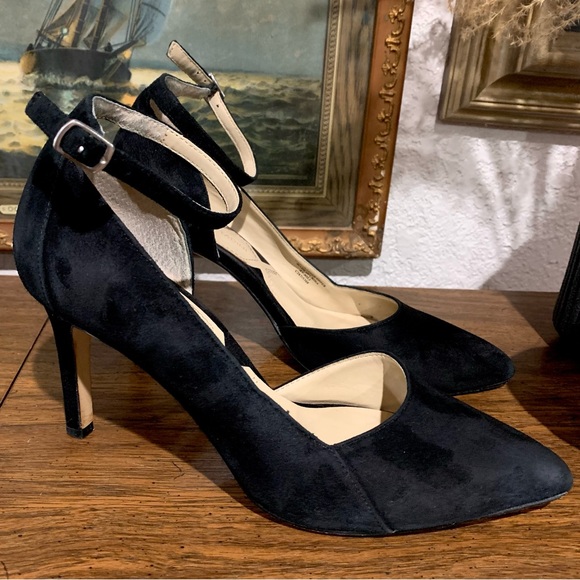 Classy Black Heel Pointed Toe with Ankle Strap - Picture 1 of 6